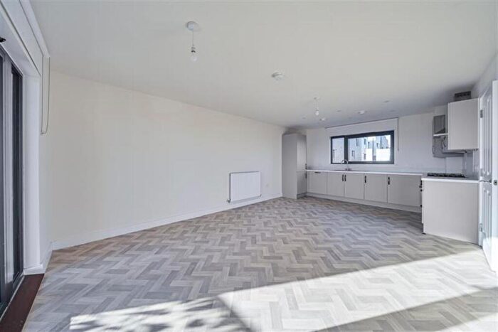 2 Bedroom Flat To Rent In Bedroom Property In Evolution Court, Darwin Green, CB3