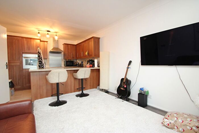 2 Bedroom Flat To Rent In Lower Coombe Street, Croydon, CR0