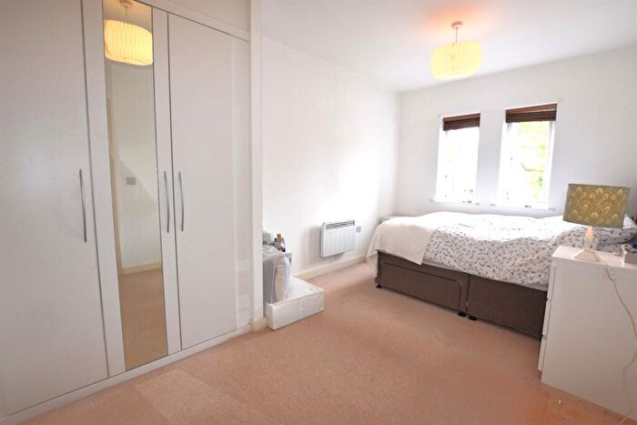 2 Bedroom Apartment To Rent In Houseman Crescent, Manchester, M20