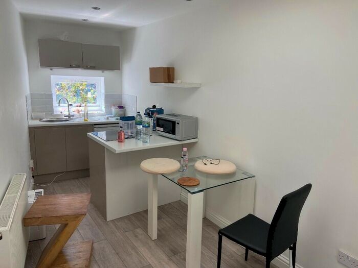 1 Bedroom Town House To Rent In Hornsey Road, London, N7