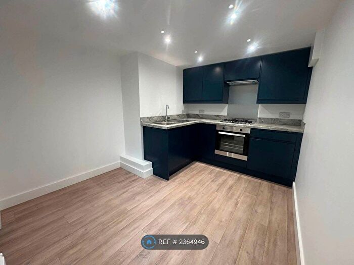 2 Bedroom End Of Terrace House To Rent In Church St, Brixham, TQ5