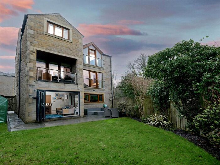 5 Bedroom Detached House For Sale In Victoria Mills, Holmfirth, HD9