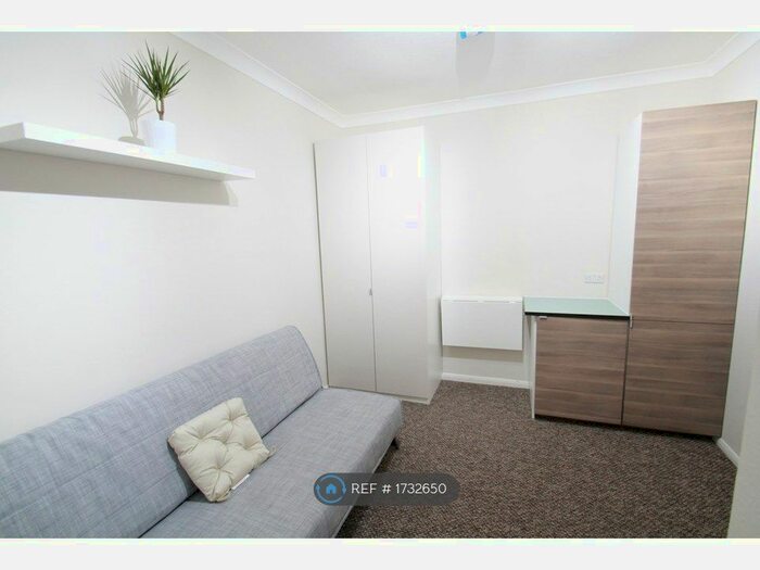 Studio To Rent In Pinner Road, Harrow, HA1