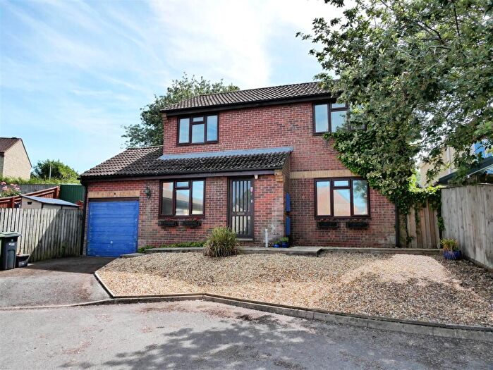 3 Bedroom Detached House For Sale In Wenhill Heights, Calne, SN11
