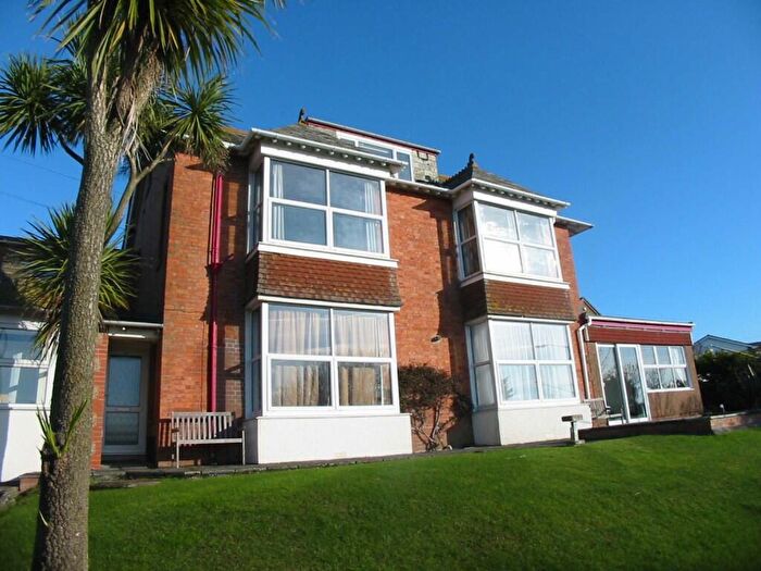 2 Bedroom Flat To Rent In Bencoolen Road, Bude, EX23