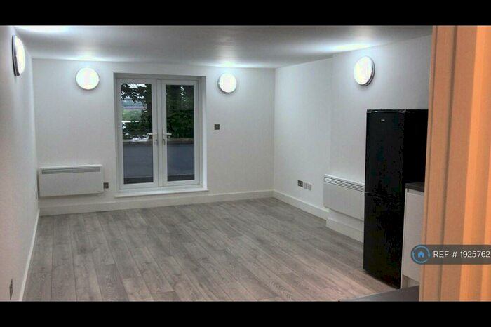 1 Bedroom Flat To Rent In Station Road, Crayford, Dartford, DA1