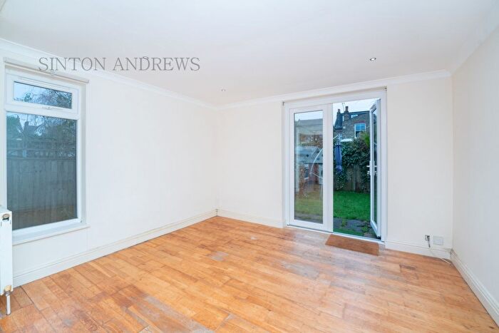 2 Bedroom Flat For Sale In Egerton Gardens, Ealing, W13