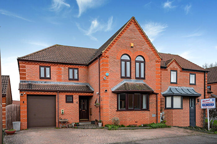 4 Bedroom Detached House For Sale In Framlingham Court, Milton Keynes, MK5