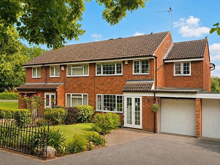 4 Bedroom Semi-Detached House For Sale In Eston Court, Bradville, Milton Keynes, MK13