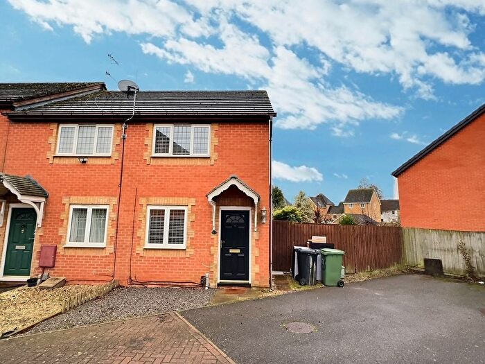 2 Bedroom End Of Terrace House To Rent In Lornas Field, Peterborough, PE7