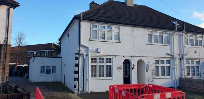 4 Bedroom End Of Terrace House To Rent In Churchill Road, Edgware HA8