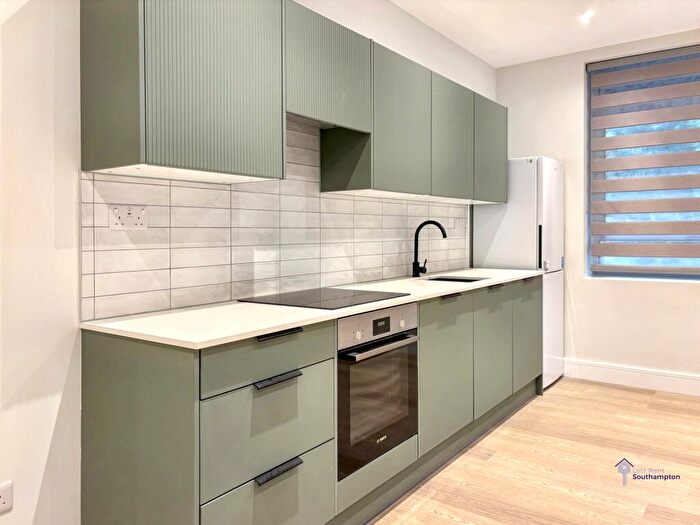 1 Bedroom Flat To Rent In Dean Park House, BH1