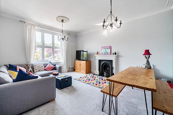 3 Bedroom Flat For Sale In Auckland Road, Crystal Palace, London, SE19