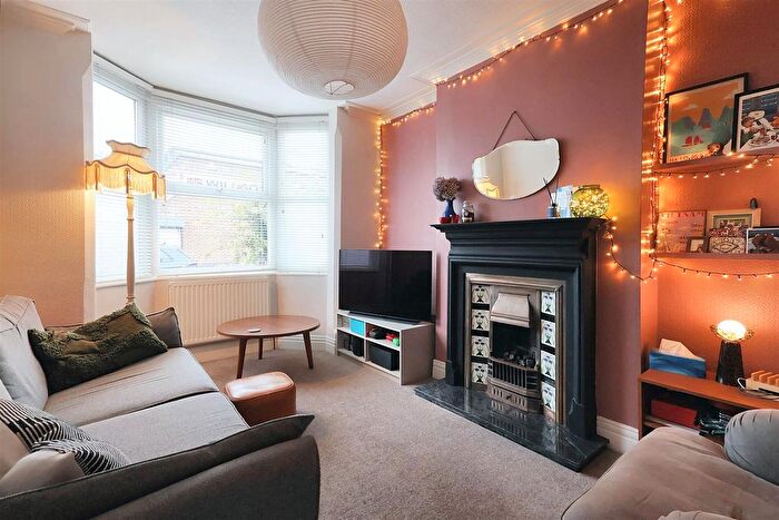 3 Bedroom End Of Terrace House For Sale In Mansfield Street, Sherwood, Nottingham, NG5