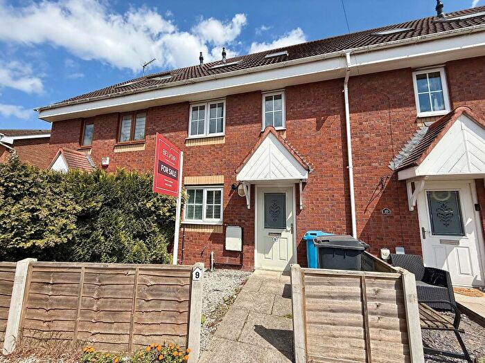 3 Bedroom Terraced House For Sale In Acasta Way, Hull, HU9