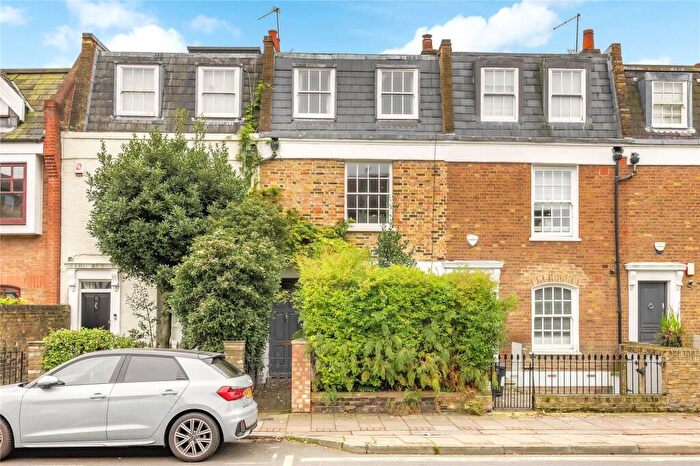 3 Bedroom House To Rent In Battersea Church Road, London, SW11