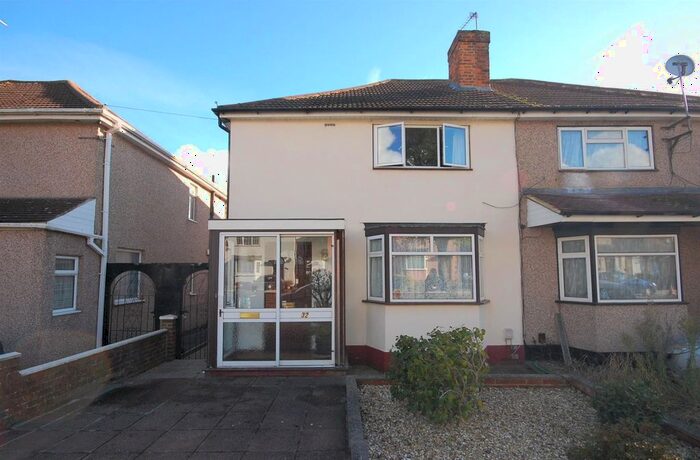 3 Bedroom Semi-Detached House To Rent In Killowen Avenue, Northolt, UB5