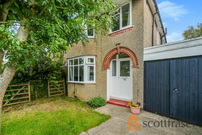 3 Bedroom Semi-Detached House To Rent In Hugh Allen Crescent, Marston, OX3