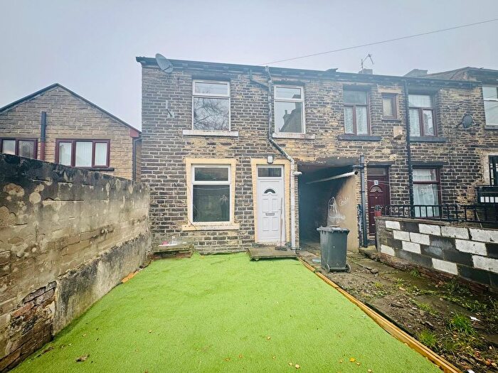 2 Bedroom Property To Rent In Vivian Place, Bradford, BD7