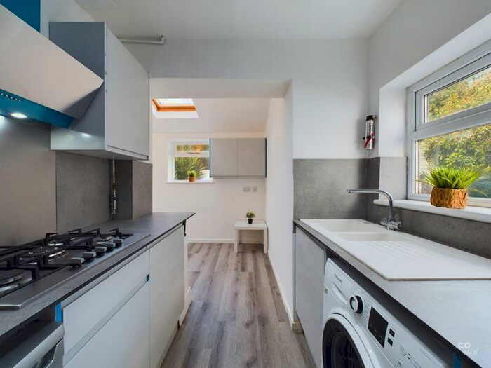5 Bedroom Semi-Detached House To Rent In Upper Bevendean Avenue, Brighton, BN2