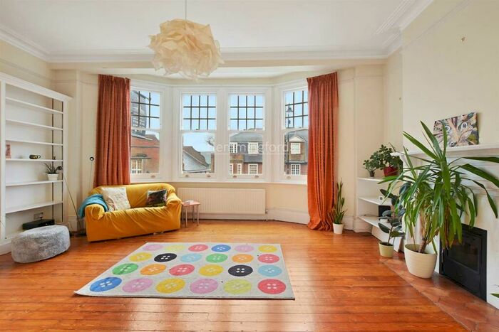 3 Bedroom Apartment To Rent In Fortis Green Road, Muswell Hill, N10