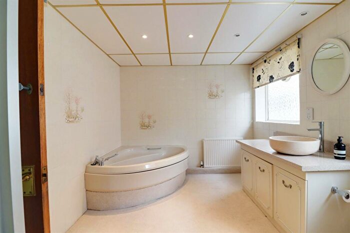 3 Bedroom Detached Bungalow For Sale In Derrymore Road, Willerby, Hull, HU10