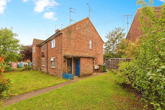2 Bedroom Maisonette For Sale In Hartwell End, Aylesbury, HP21