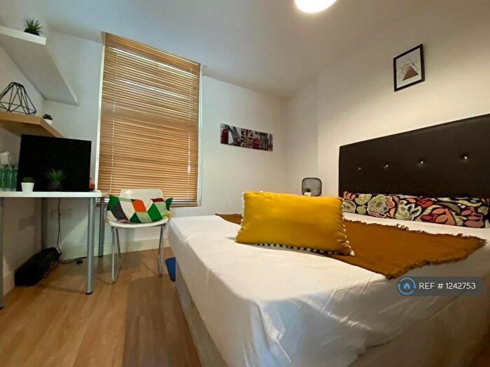 2 Bedroom Flat To Rent In New Walk, Leicester, LE1