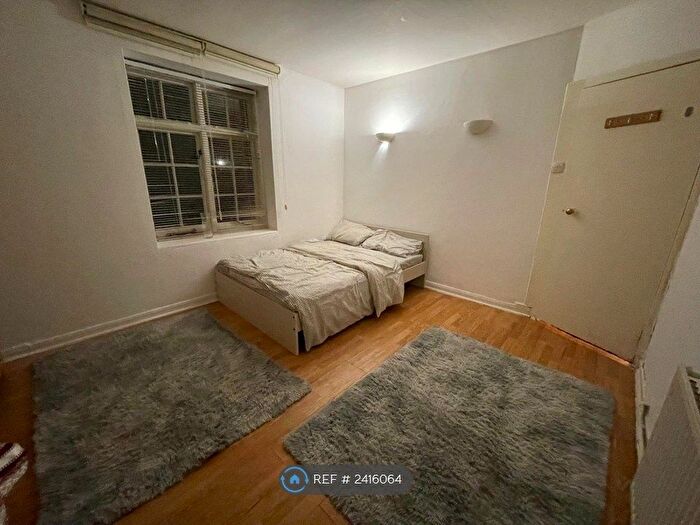 3 Bedroom Flat To Rent In Addison Way, London, NW11