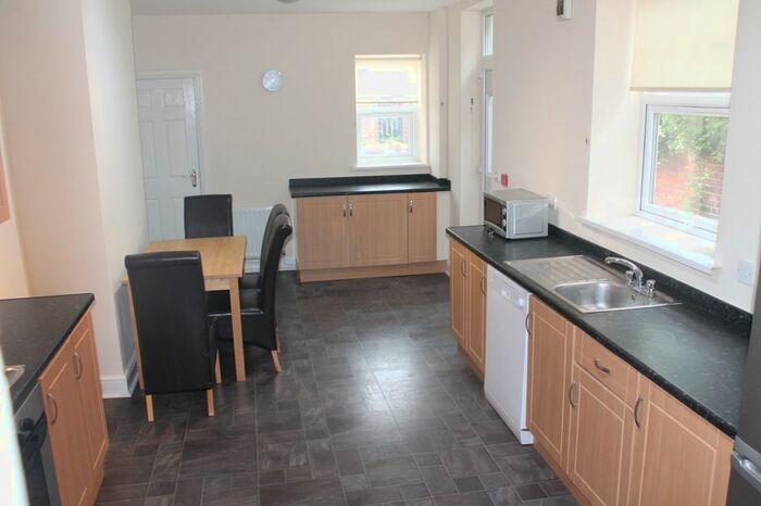 6 Bedroom Terraced House To Rent In Rothbury Terrace, Newcastle Upon Tyne, NE6