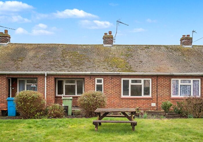 2 Bedroom Bungalow For Sale In Main Road, Queenborough, Kent, ME11