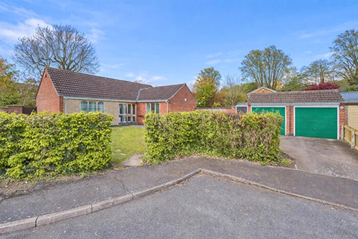 3 Bedroom Detached Bungalow For Sale In Lyneham Close, Hinckley, LE10