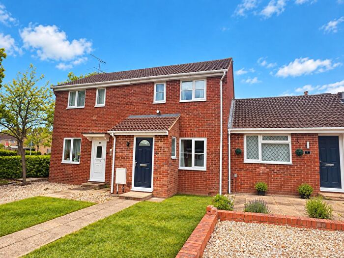 2 Bedroom House To Rent In Alveston Close, Westlea, Swindon, SN5