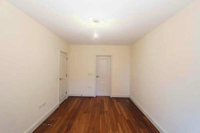 4 Bedroom Detached House To Rent In Beaumont Drive, Worcester Park, KT4