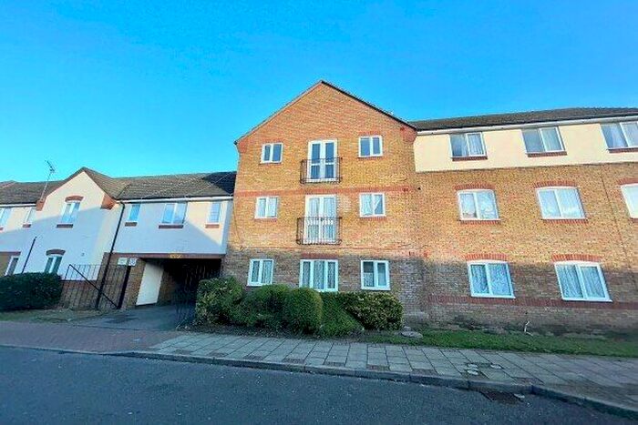 2 Bedroom Flat To Rent In Caraway Close, London, E13