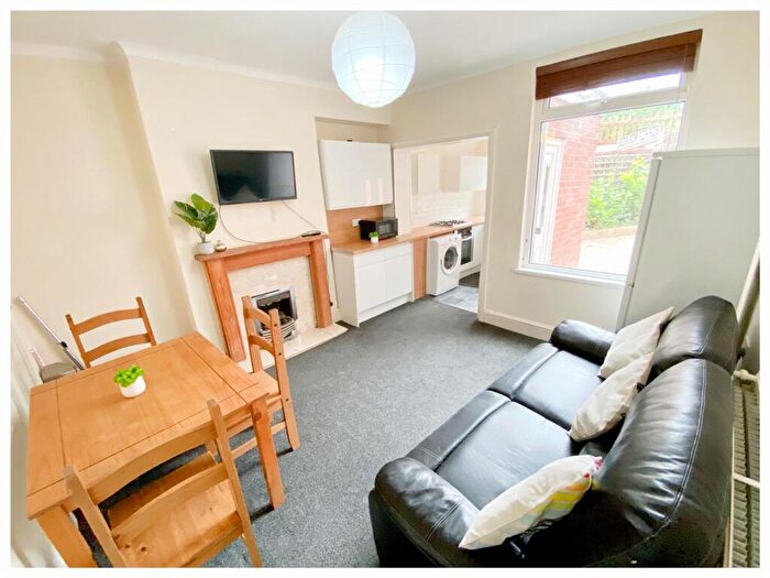 3 Bedroom End Of Terrace House To Rent In Fentonville Street, S11