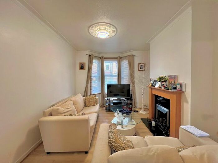 3 Bedroom Property To Rent In Marten Road, London, E17