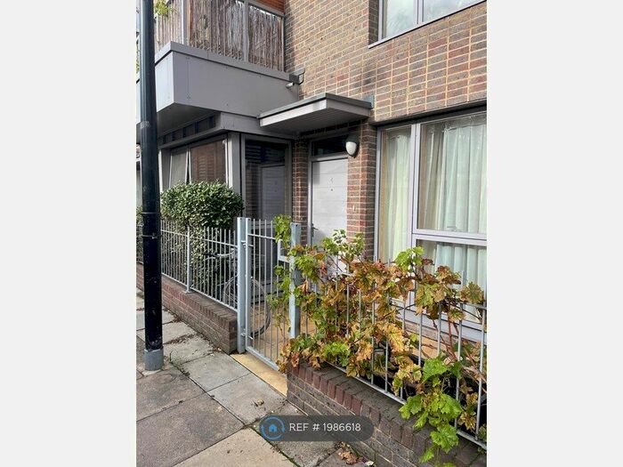 1 Bedroom Flat To Rent In Fresco House, London, SE5