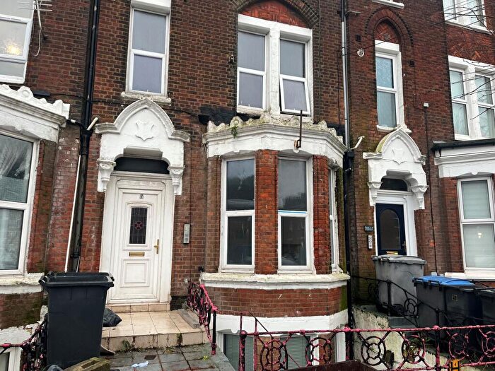 1 Bedroom Flat To Rent In Gff St. Johns Road, Dover, CT17
