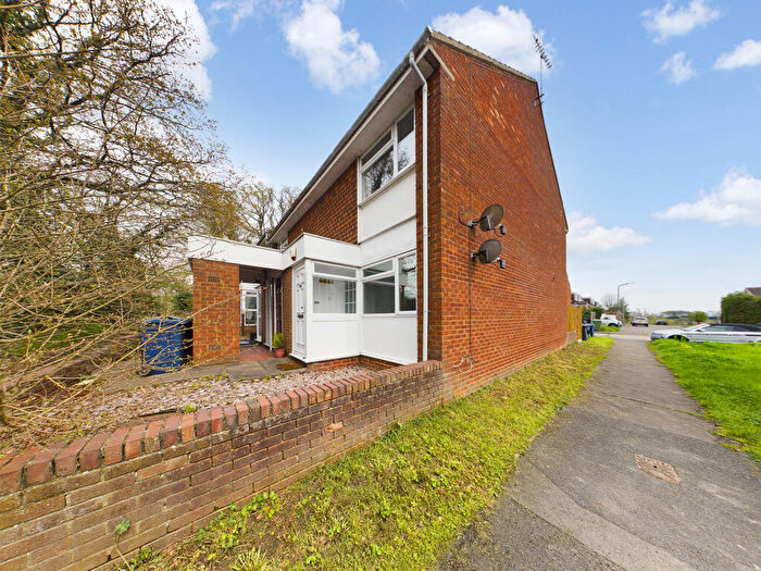 1 Bedroom Ground Maisonette To Rent In Clearbrook Close, High Wycombe, HP13