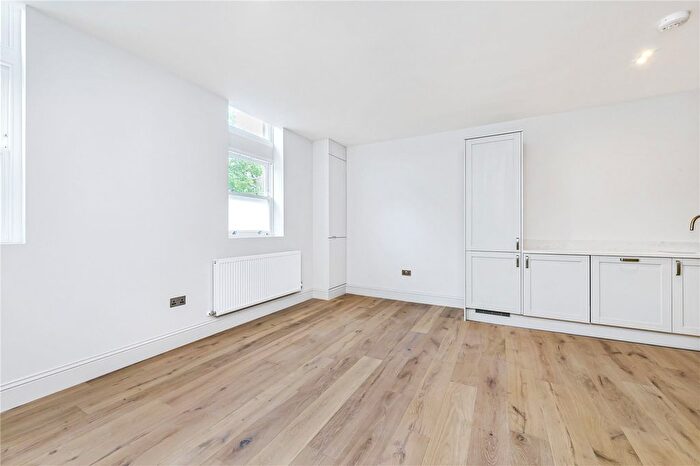 2 Bedroom Flat To Rent In Allfarthing Lane, London, SW18