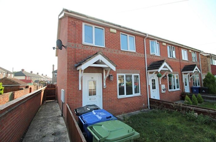 3 Bedroom End Of Terrace House To Rent In Salamander Close, Grimsby, Lincolnshire, DN31