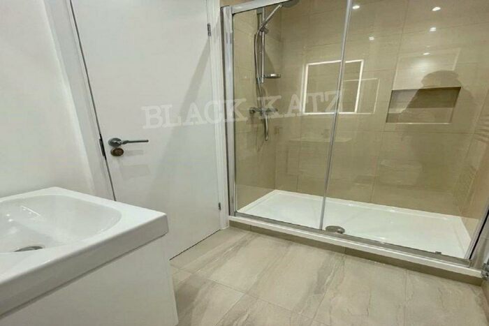 Flat To Rent In Cheshire House, Fleet Street, EC4A