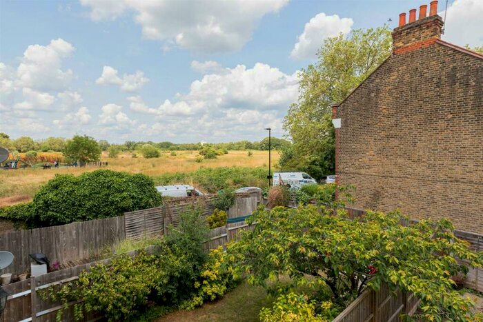 2 Bedroom Flat To Rent In Dames Road, Forest Gate, E7