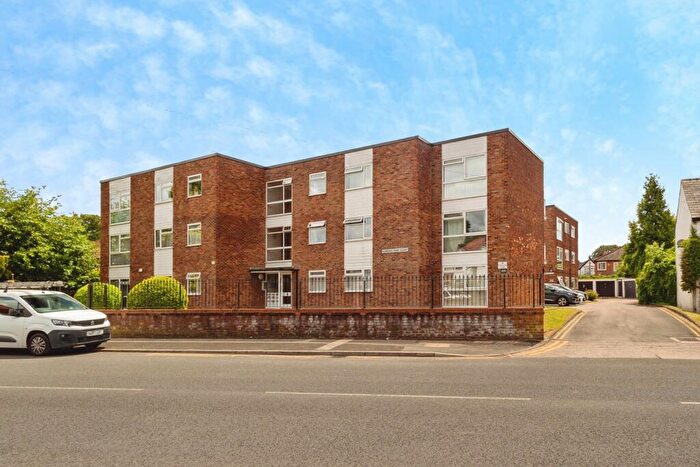 2 Bedroom Flat For Sale In Fog Lane, Didsbury, Manchester, Greater Manchester, M20