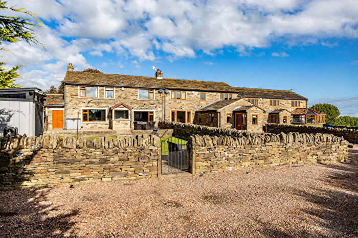 3 Bedroom Cottage For Sale In Pepper Hill, Shelf, Halifax, HX3