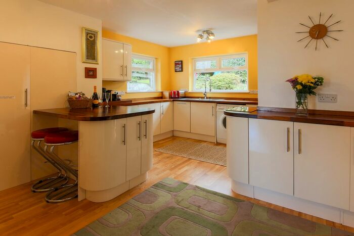 4 Bedroom Semi-Detached House To Rent In Poltair Road, Penryn TR10