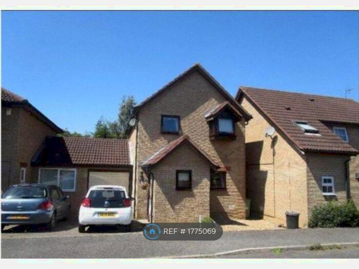 3 Bedroom Detached House To Rent In Chevalier Grove, Milton Keynes, MK8