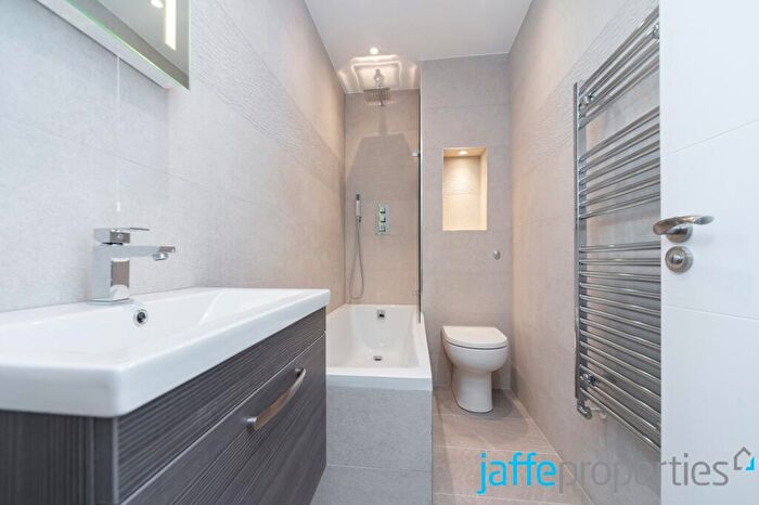 2 Bedroom Apartment To Rent In Westbere Road, London, NW2