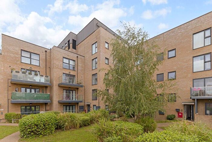 2 Bedroom Flat For Sale In Waterfall Cottages, Tooting, SW19